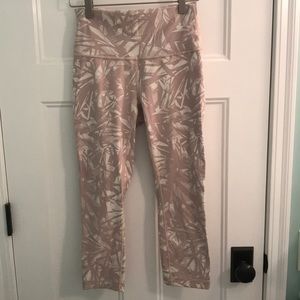 Lululemon Wunder Under Crop leggings